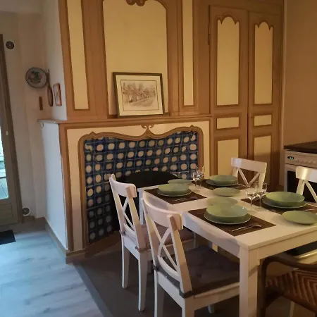 Le Renard D'or Apartment *